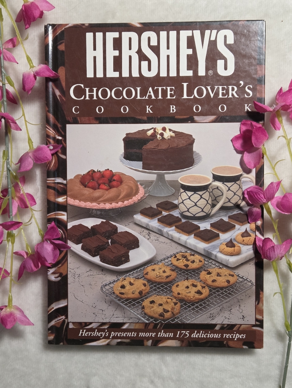 ☀️Hershey's Chocolate Lover's Cookbook More Than 175 Delicious Recipes